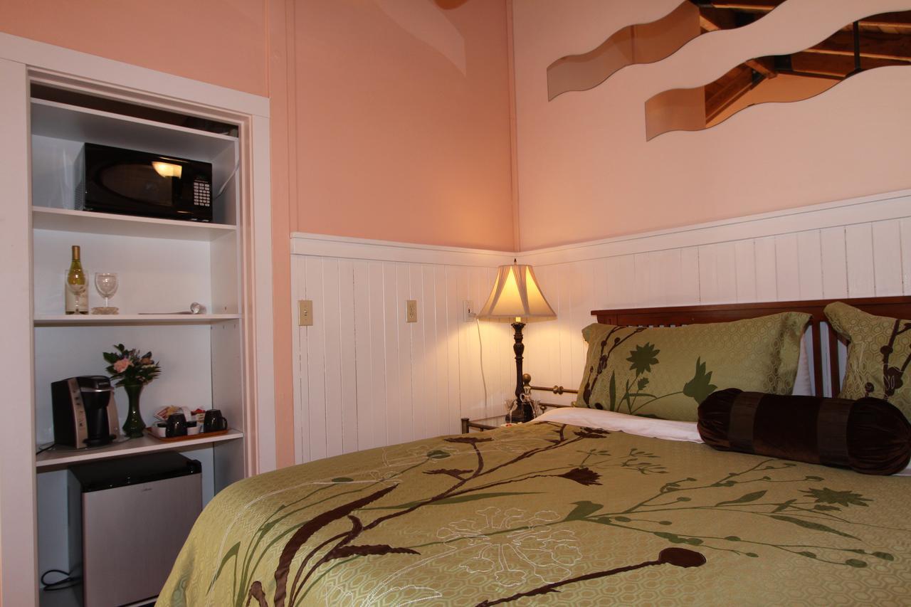 Cove & Inn Elk