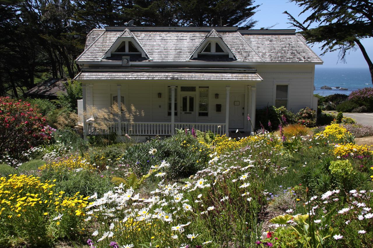 Cove & Inn Elk