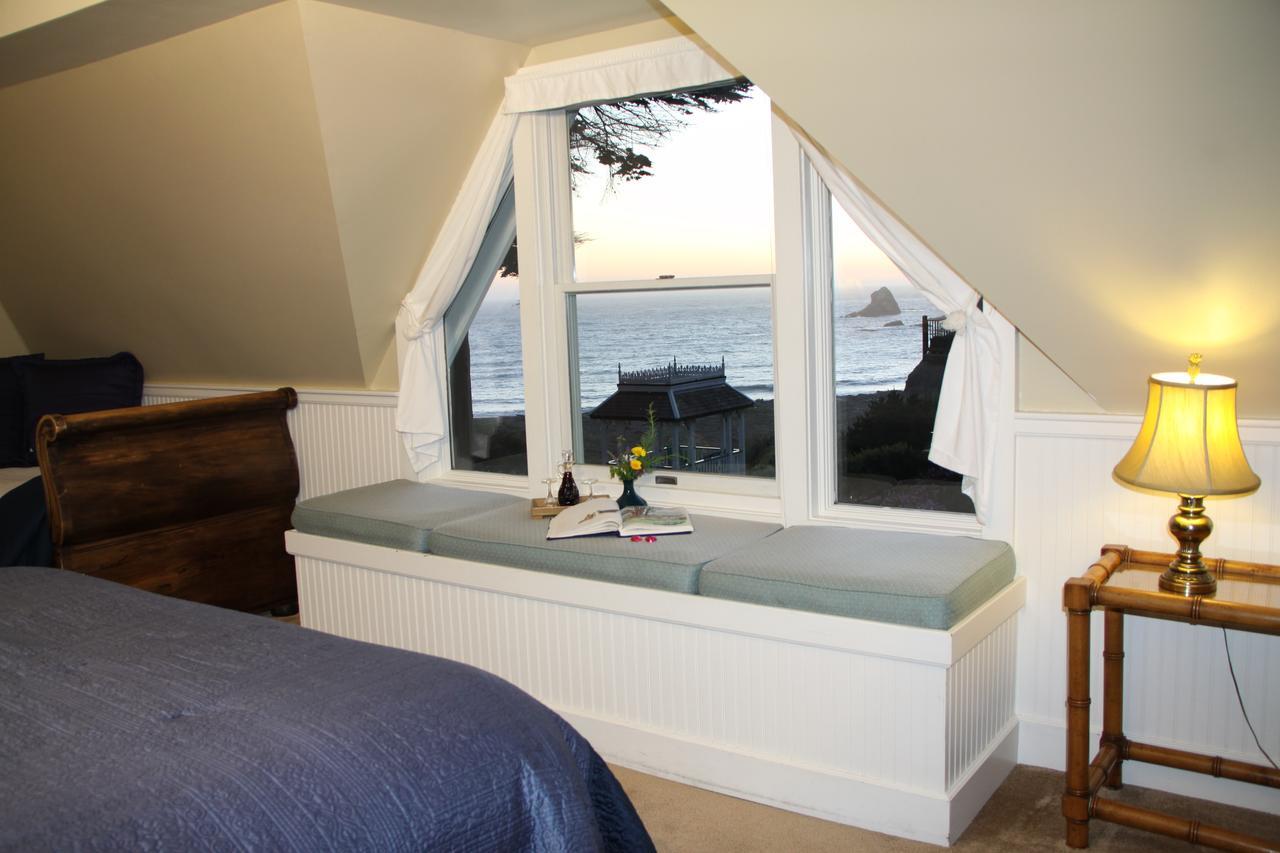 Cove & Inn