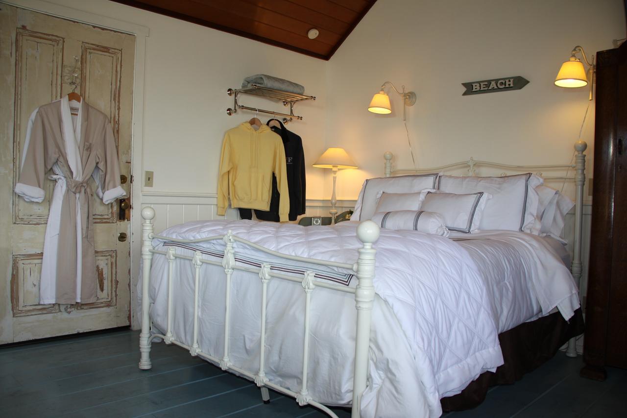 Cove & Inn