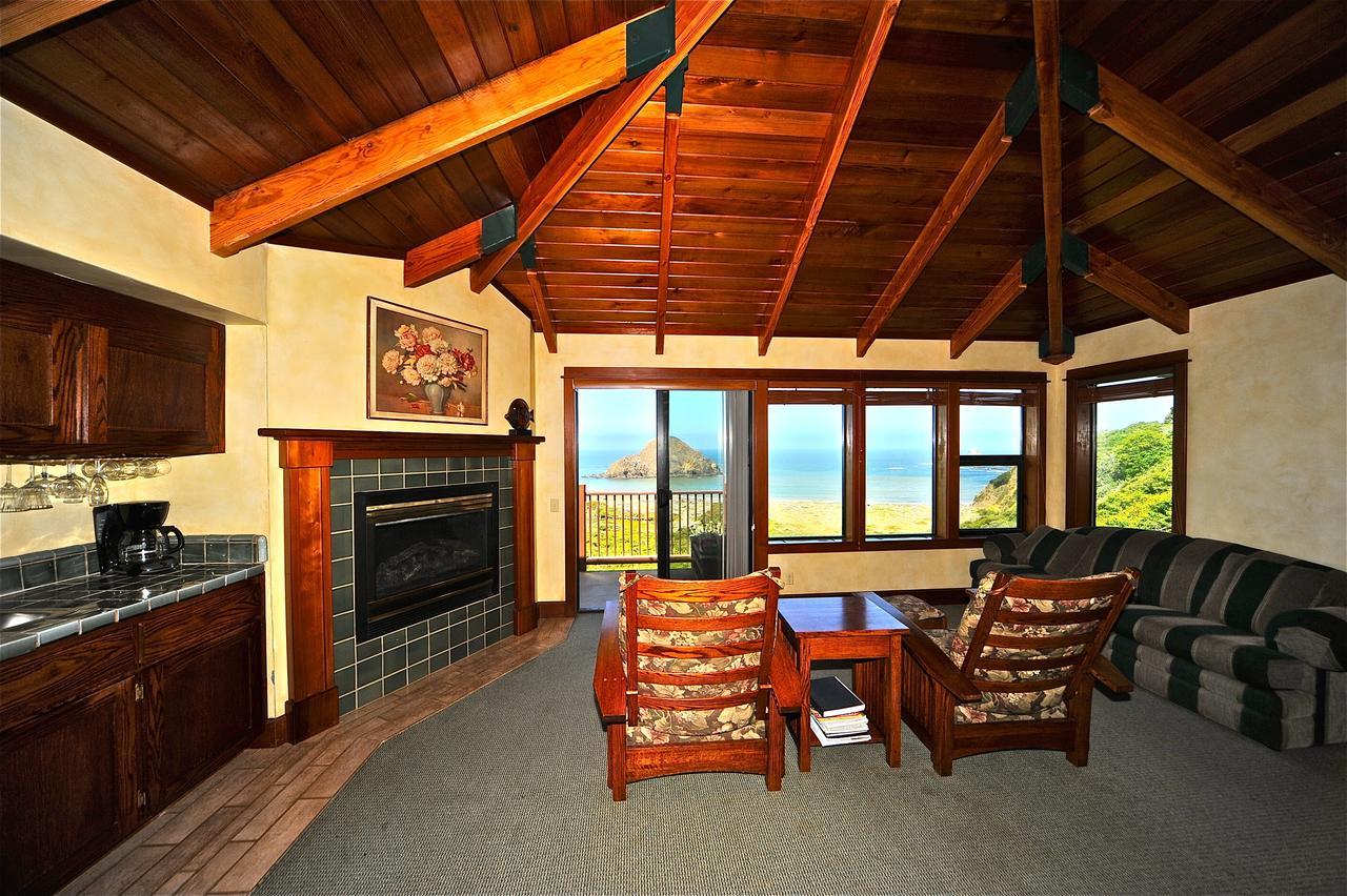 Cove & Inn Elk